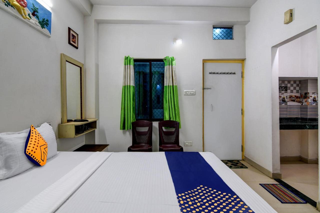 Spot On Ray Palace Hotel Puri Exterior foto
