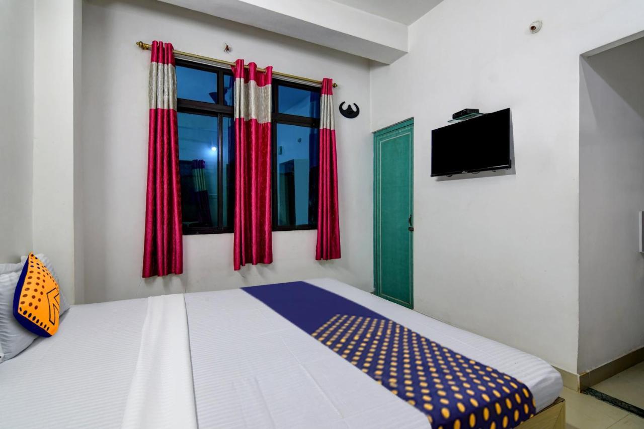 Spot On Ray Palace Hotel Puri Exterior foto