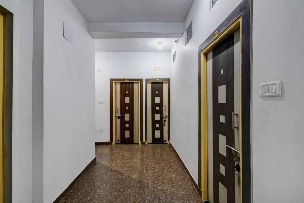 Spot On Ray Palace Hotel Puri Exterior foto