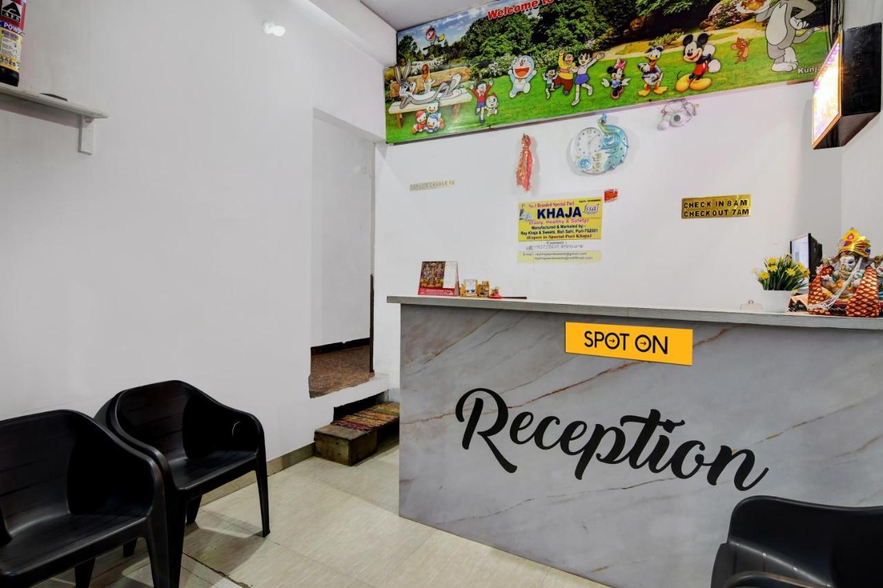 Spot On Ray Palace Hotel Puri Exterior foto
